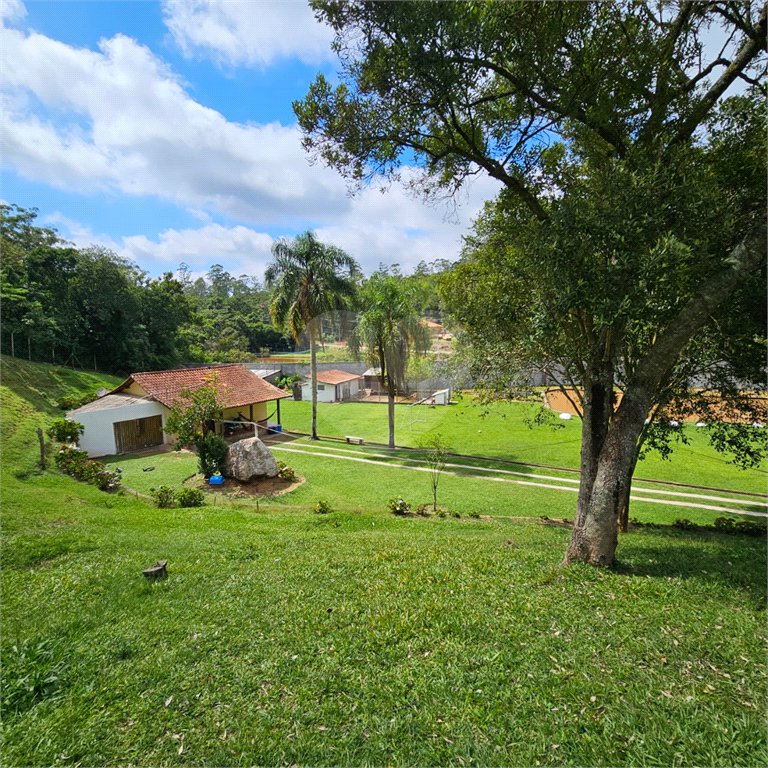 Sítio à venda com 2 quartos, sendo 1 suíte,  em Alto da Serra (mailasqui), São Roque, SP