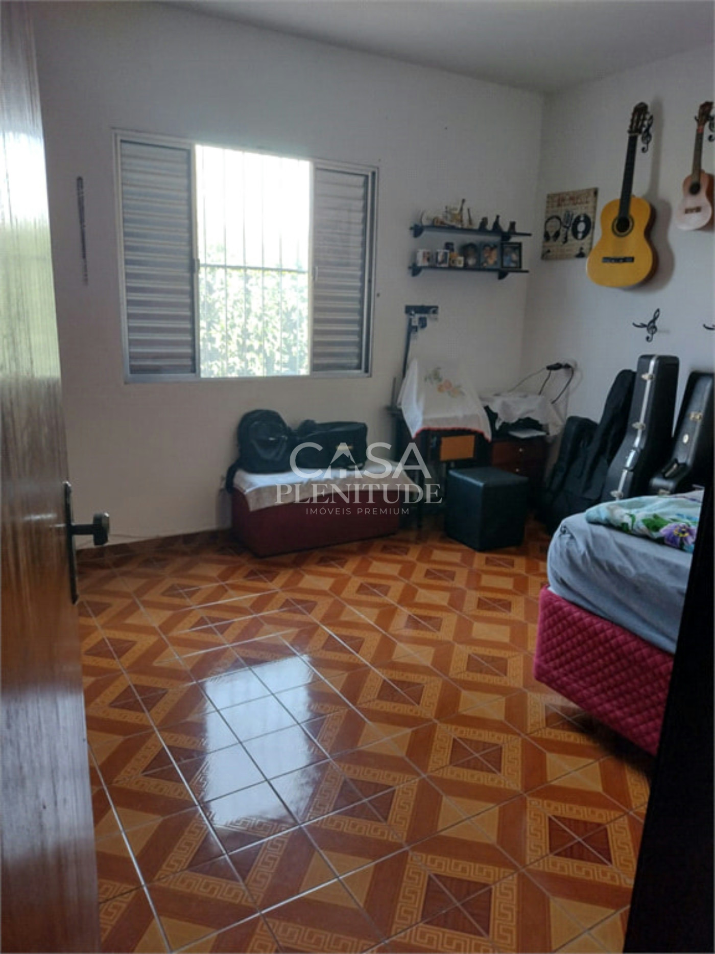 Casa à venda com 4 quartos, sendo 1 suíte, em Parque das Laranjeiras, Sorocaba, SP