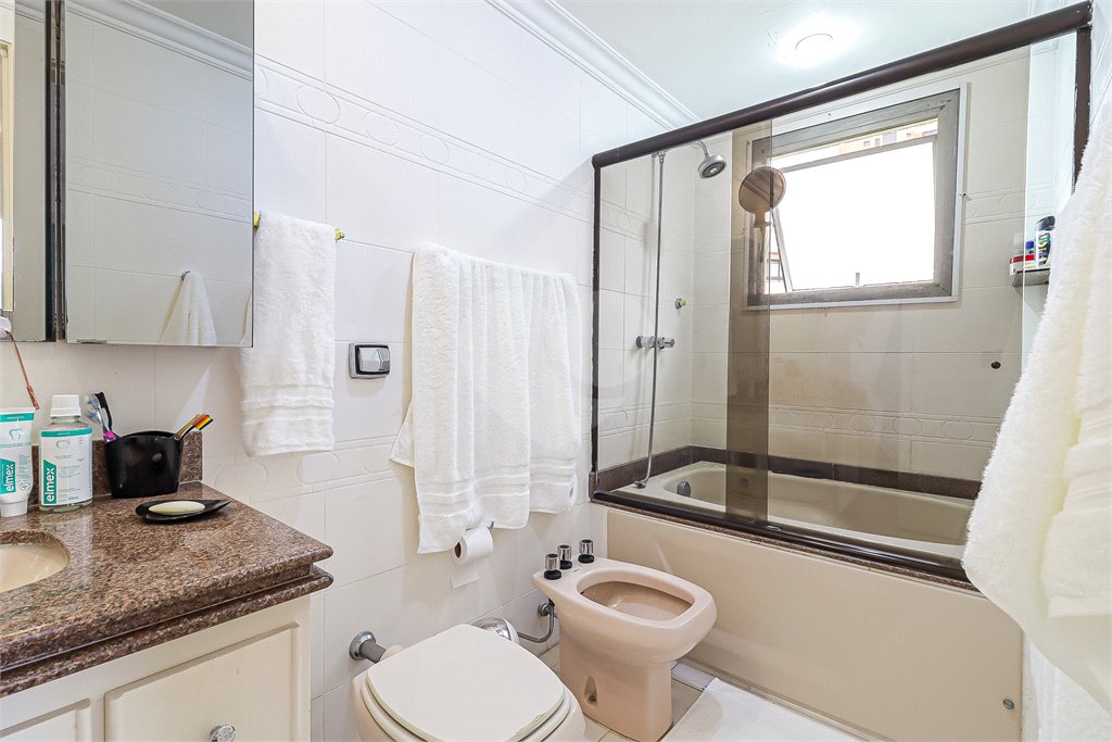 Apartamento à venda com 4 quartos, sendo 2 suítes, em Vila Morumbi, São Paulo, SP