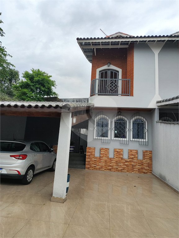 Casa à venda com 4 quartos, sendo 1 suíte, em Jardim Leila, Guarulhos, SP