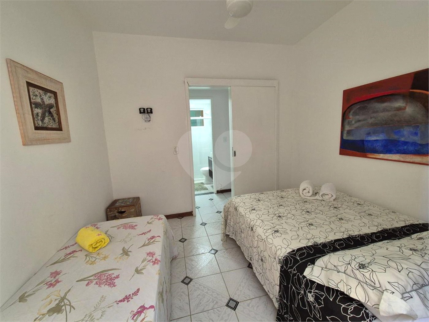 Apartamento à venda com 3 quartos, sendo 1 suíte,  no Centro, Cabo Frio, RJ