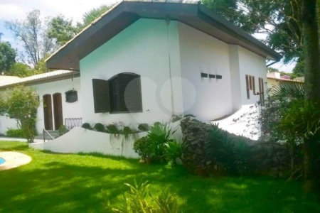 Casa Térrea à venda com 4 suítes em Interlagos, São Paulo, SP