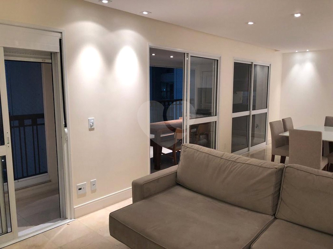 Apartamento à venda com 3 quartos, sendo 2 suítes,  em Paraíso do Morumbi, São Paulo, SP
