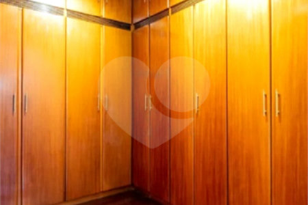 Sobrado à venda com 5 quartos, sendo 4 suítes, em Vila Galvão, Guarulhos, SP