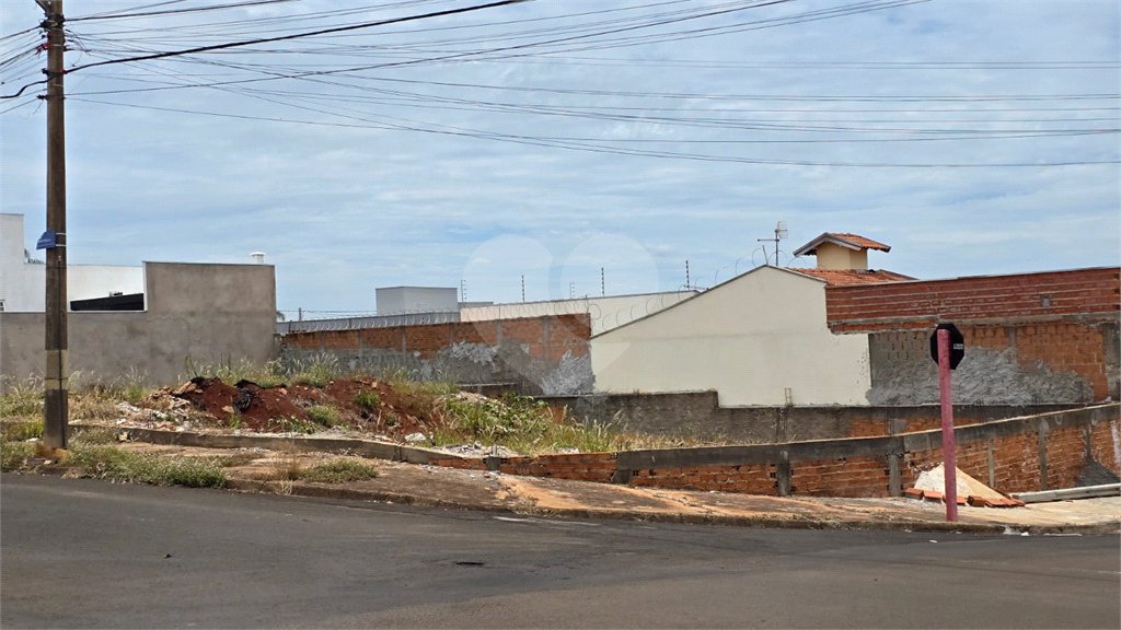 Terreno à venda em Jardim Universal, Araraquara, SP