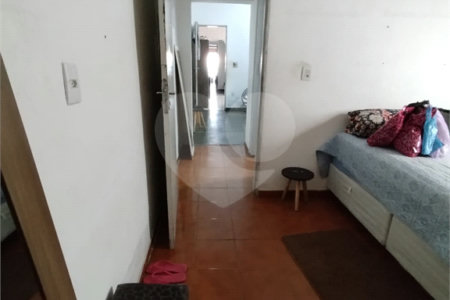 Casa à venda com 2 quartos, sendo 1 suíte,  em Jardim Layr, Mogi das Cruzes, SP