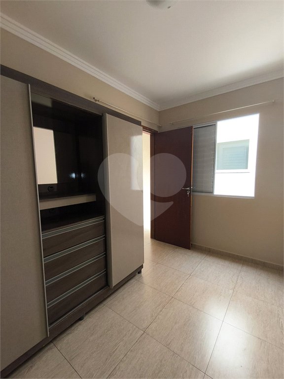 Sobrado à venda com 3 quartos, sendo 1 suíte, em Chora Menino, São Paulo, SP