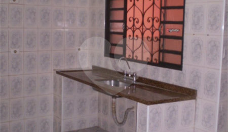 Casa à venda com 2 quartos no condomínio Travessa Salomão Régis Piza,17, São Paulo - SP