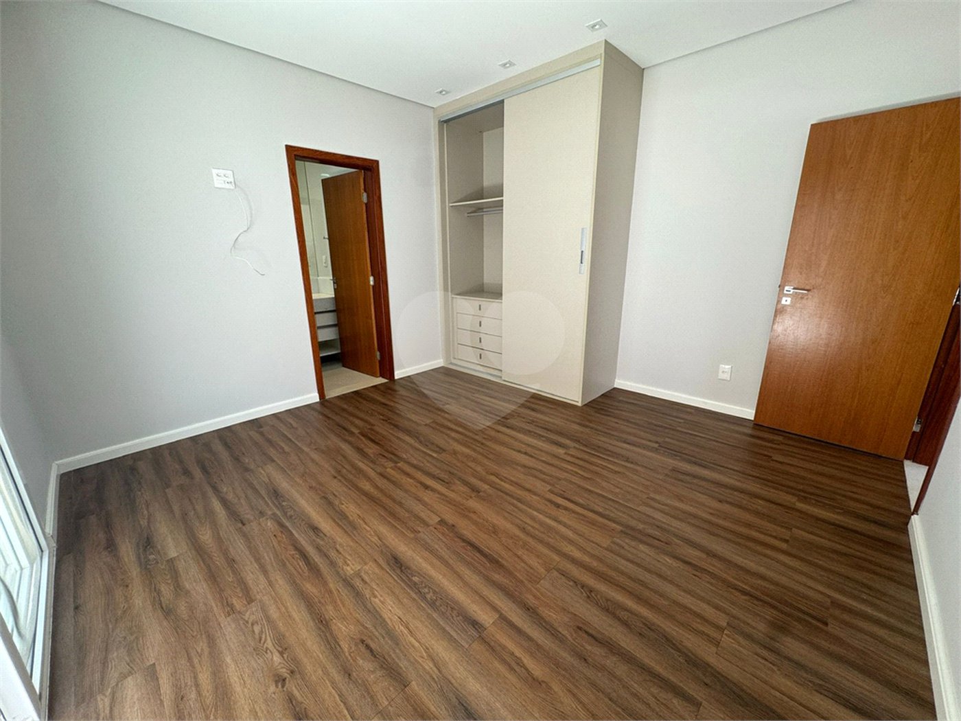 Casa à venda ou para alugar com 2 suítes no condomínio Villa do Bosque, Sorocaba - SP