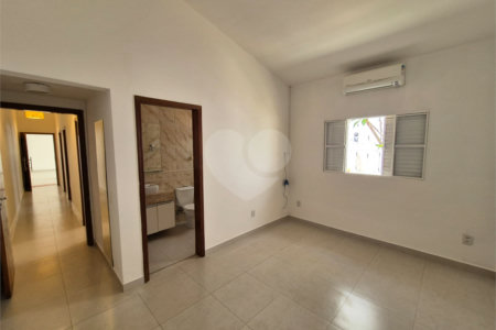 Casa Térrea à venda com 3 quartos, sendo 1 suíte, no Centro, Vinhedo, SP
