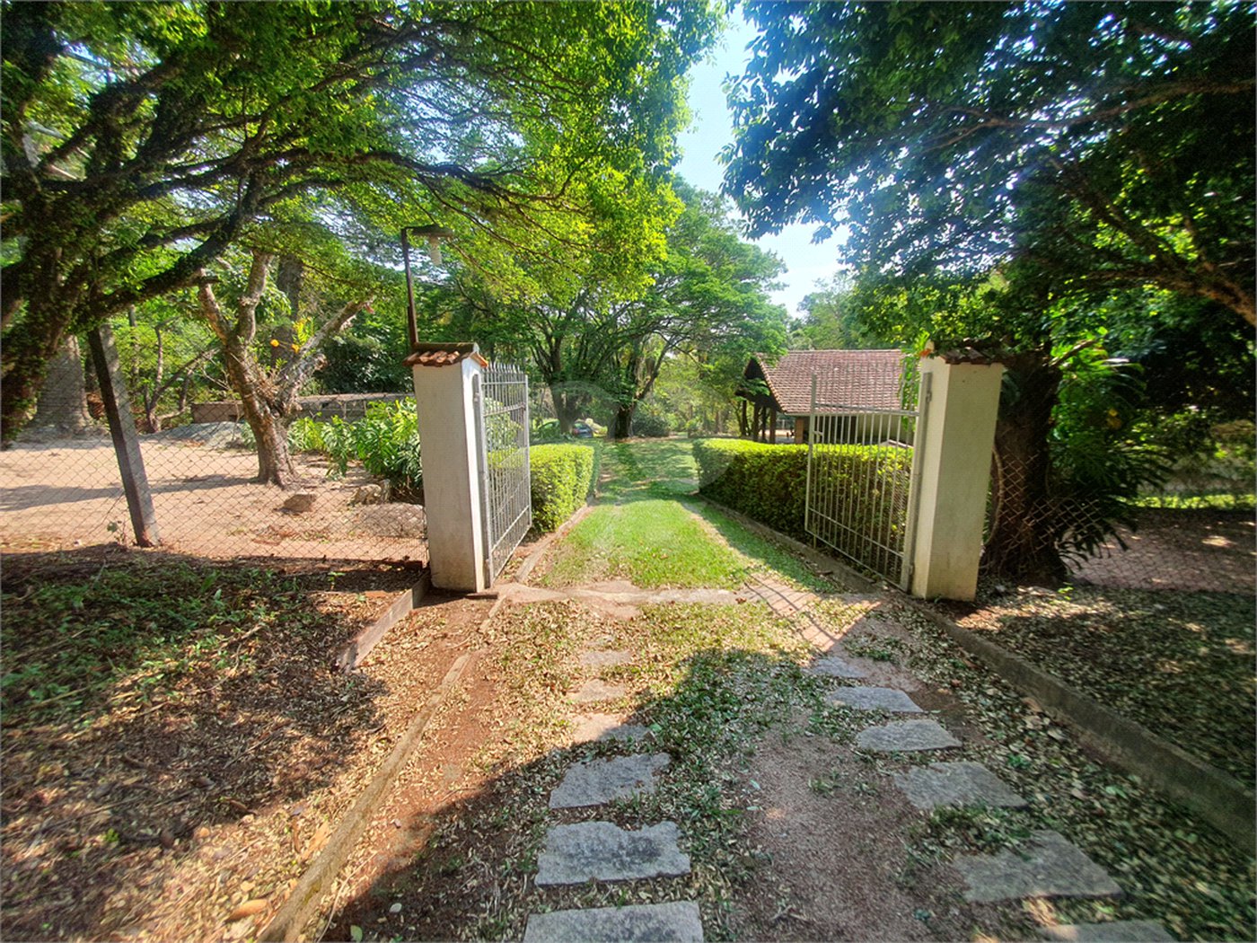 Chácara à venda com 3 quartos, sendo 1 suíte, em Chácaras Alpina, Valinhos, SP