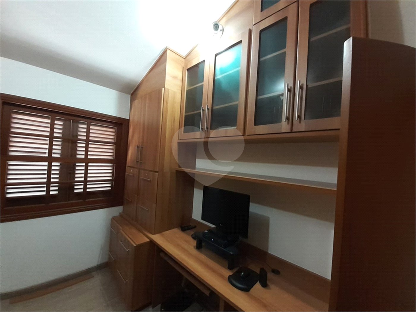 Sobrado à venda com 4 quartos, sendo 2 suítes,  em Tremembé, São Paulo, SP