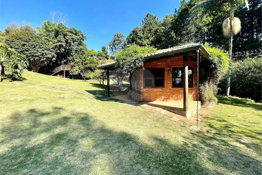 Casa à venda com 4 suítes no condomínio Jardim Mediterrâneo, Cotia - SP