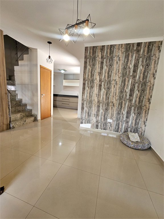 Sobrado à venda com 3 quartos, sendo 1 suíte,  em Vila Nivi, São Paulo, SP
