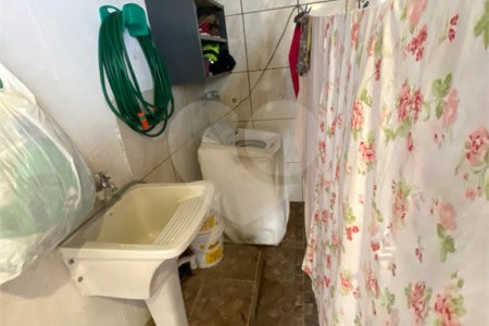 Casa Térrea com 1 dormitório.
