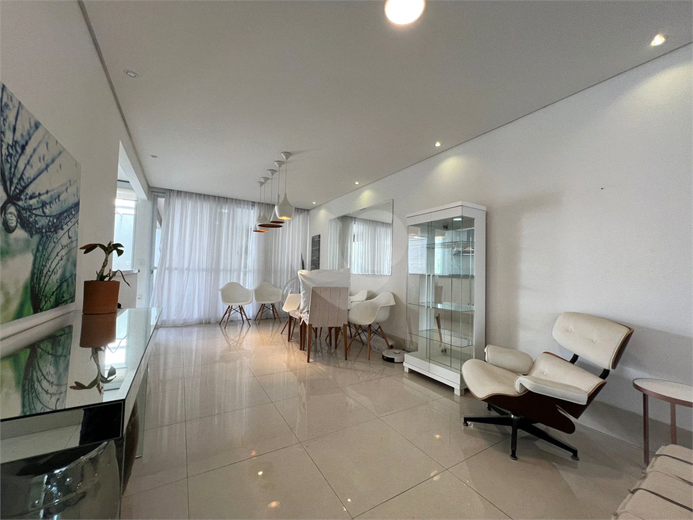 Casa à venda com 4 quartos, sendo 3 suítes,  no condomínio Domus, São Paulo - SP