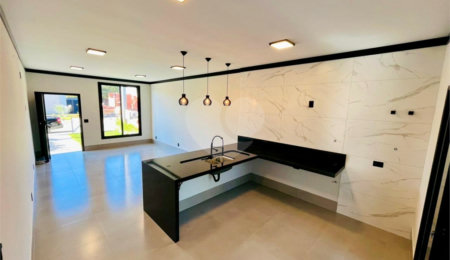 Casa à venda com 3 quartos, sendo 1 suíte, no condomínio Cerejeiras, Araçoiaba da Serra - SP