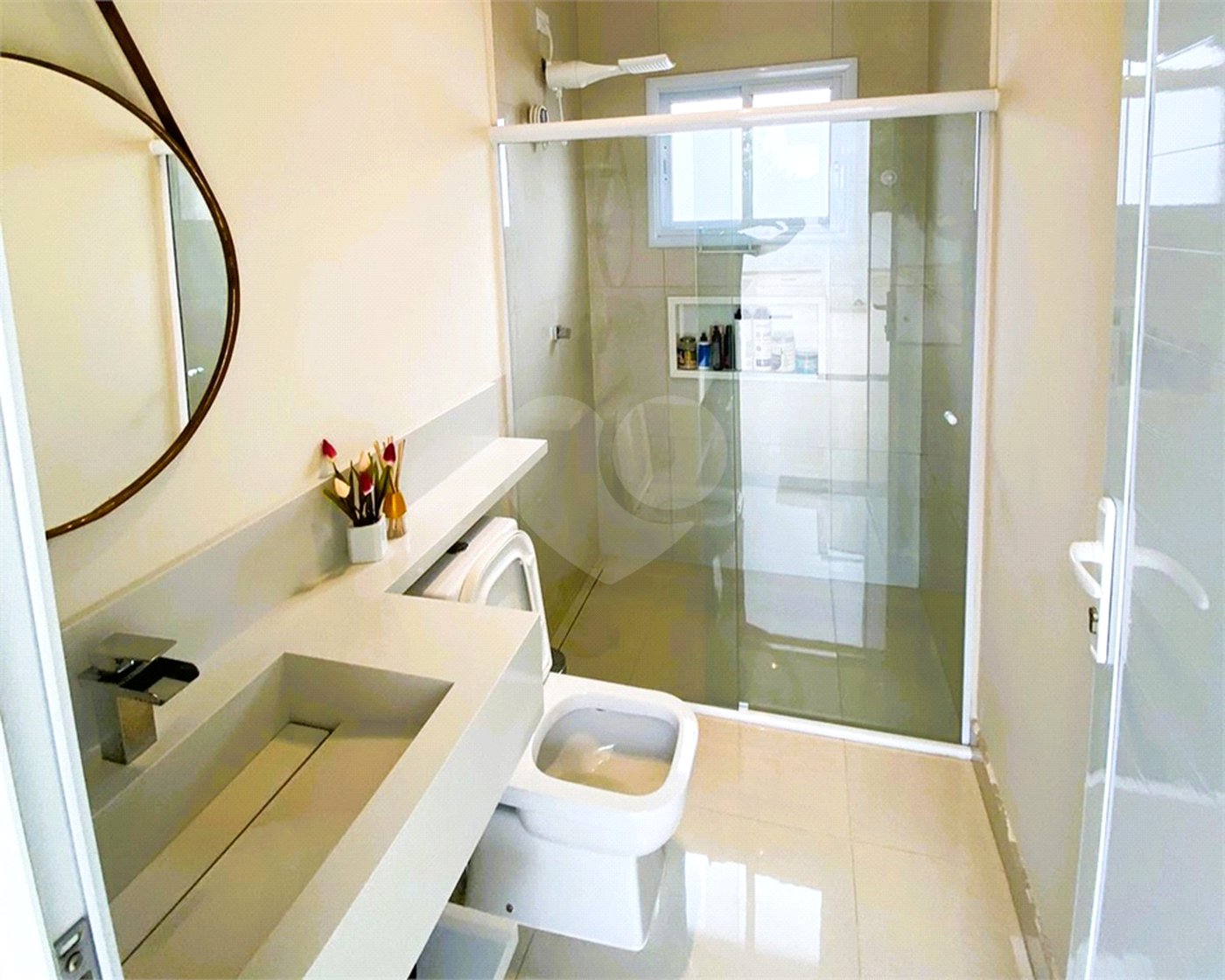 Casa à venda com 3 quartos, sendo 2 suítes, no condomínio Village da Serra, Araçoiaba da Serra - SP