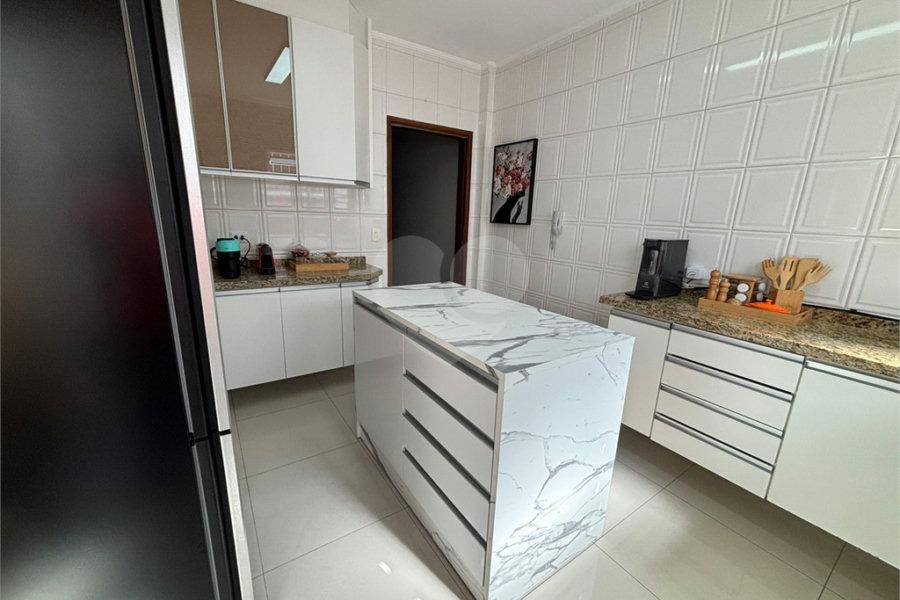 Casa à venda com 3 quartos, sendo 1 suíte, no condomínio Mira Estrela, São Paulo - SP