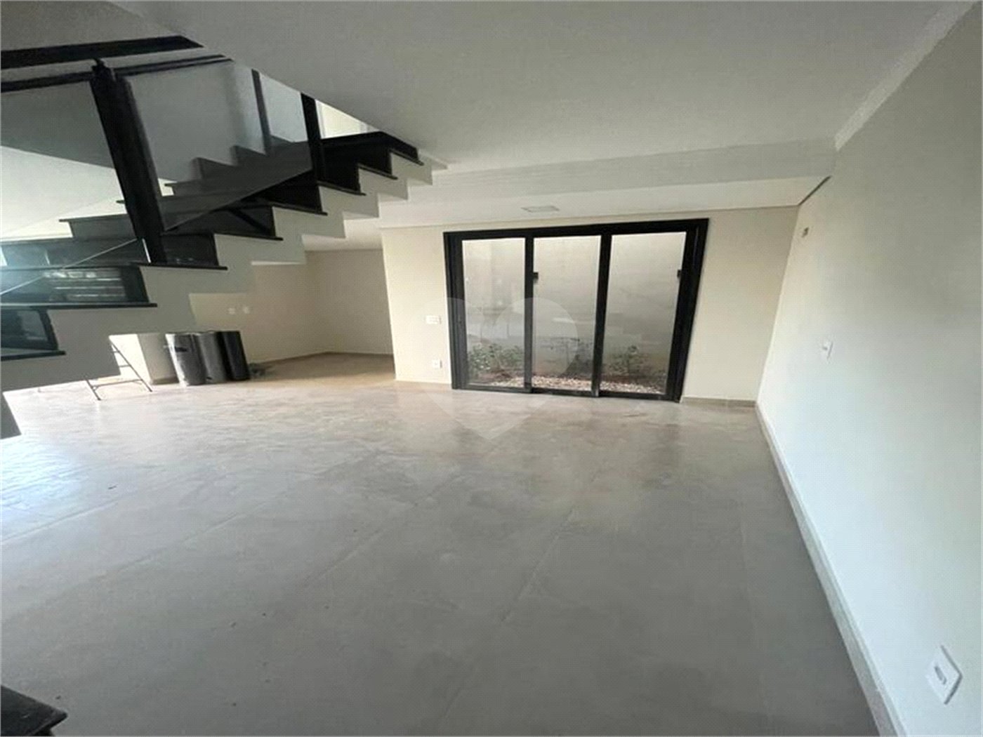 Casa à venda com 3 quartos, sendo 1 suíte, no condomínio Vila Paraty, Indaiatuba - SP
