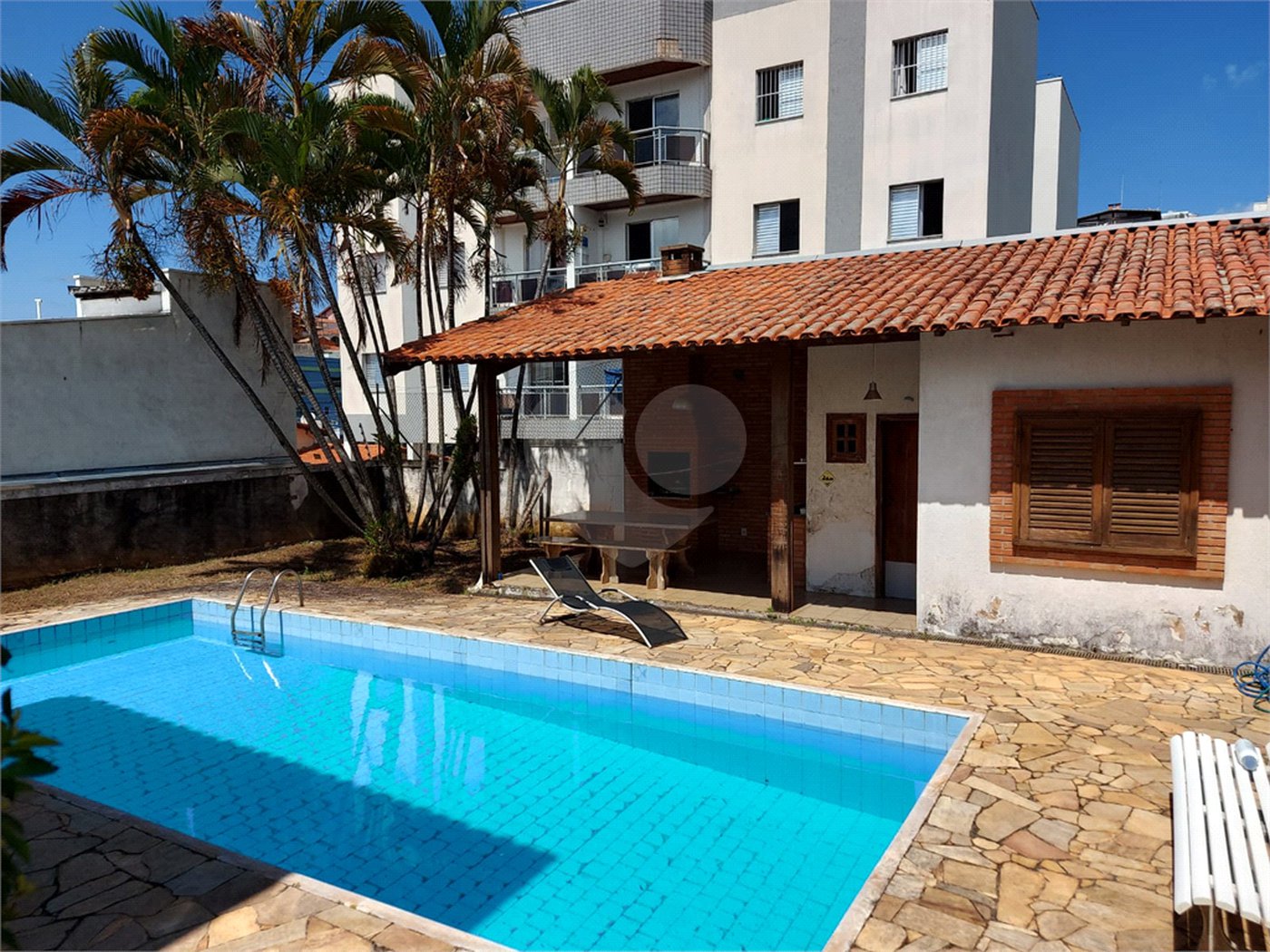 Sobrado à venda com 5 quartos, sendo 4 suítes, em Santa Rosa, Vinhedo, SP