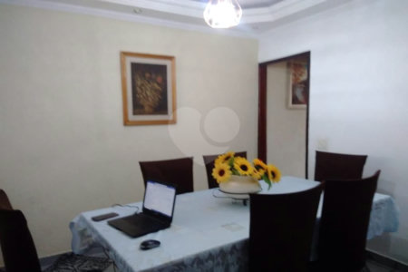 Casa à venda com 4 quartos, sendo 2 suítes, em Jardim Vila Galvão, Guarulhos, SP