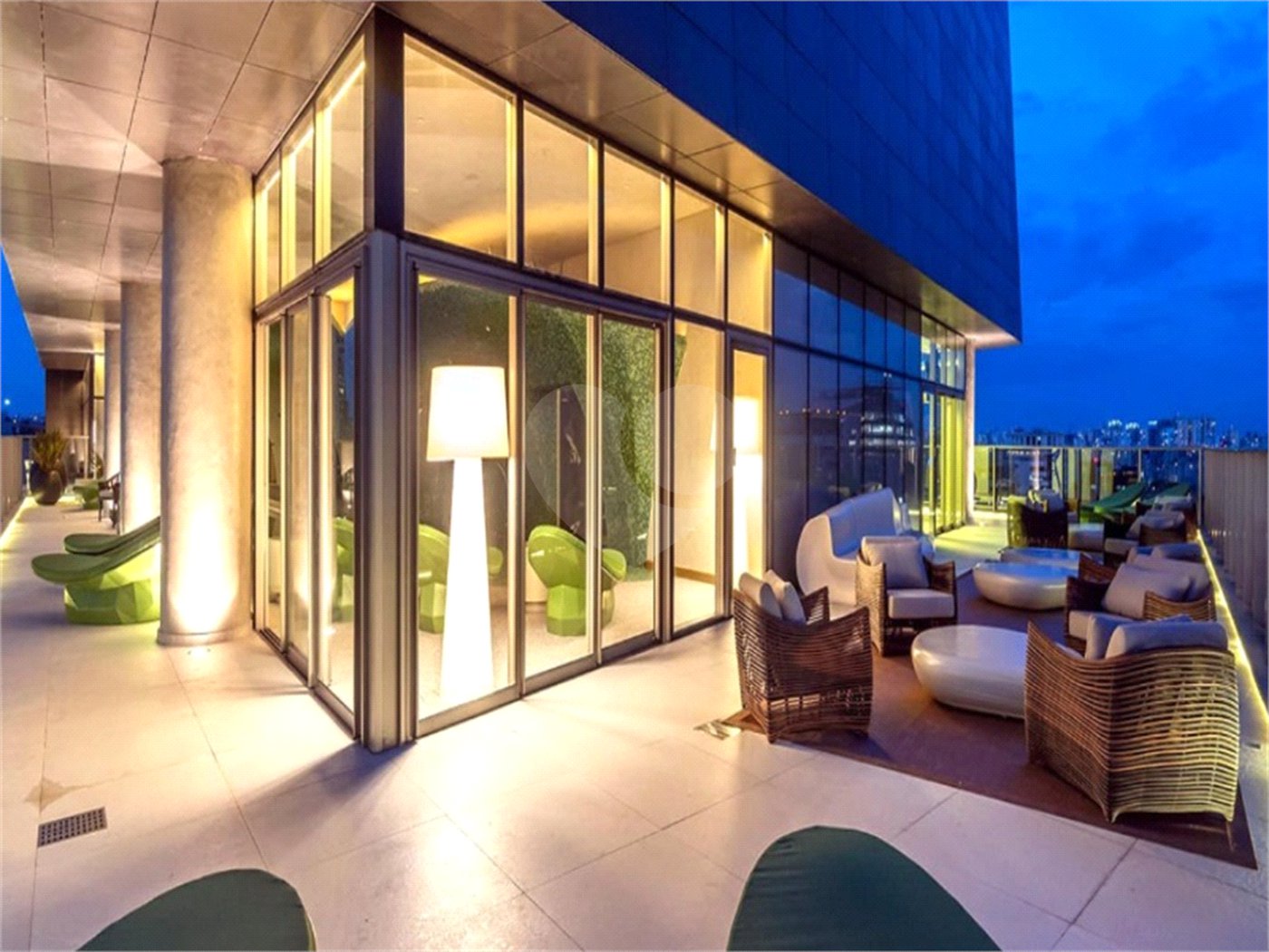 Apartamento à venda com 2 suítes em Vila Olímpia, São Paulo, SP
