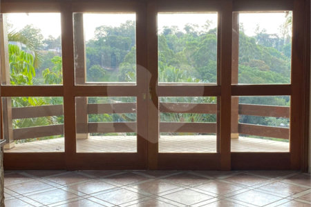 Casa à venda com 3 quartos, sendo 1 suíte, no condomínio Estância Marambaia, Vinhedo - SP