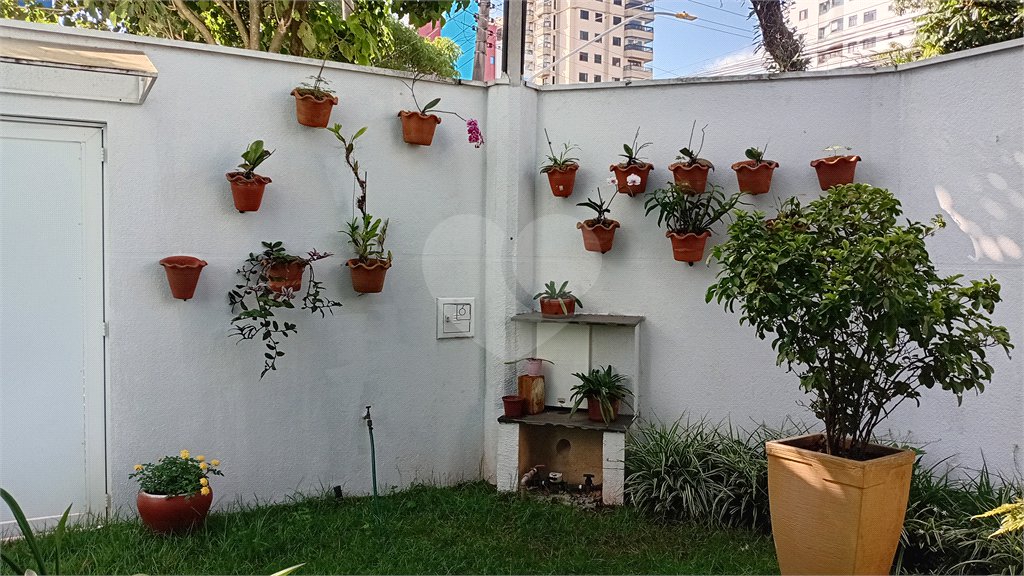 Sobrado à venda com 4 quartos, sendo 2 suítes,  em Vila Gilda, Santo André, SP
