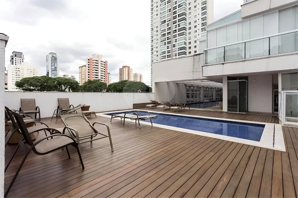 Apartamento à venda com 2 quartos, sendo 1 suíte,  em Vila Olímpia, São Paulo, SP