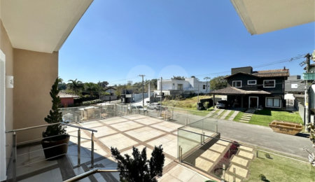 Casa à venda com 3 suítes no condomínio Golf Village, Carapicuíba - SP
