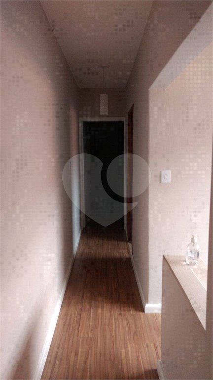 Sobrado à venda com 3 quartos no Centro, Poá, SP