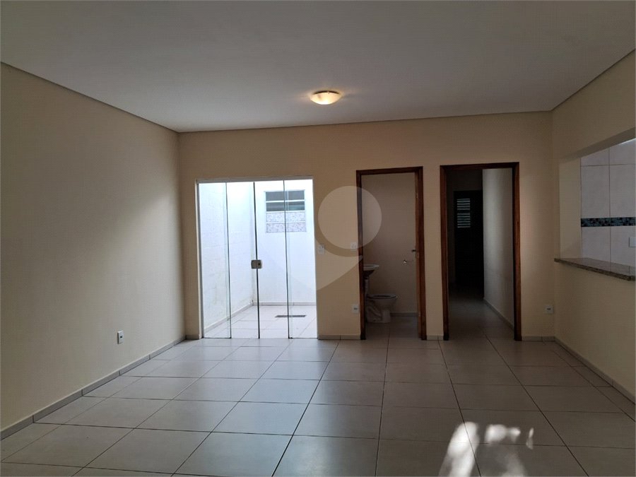 Casa para alugar com 3 quartos, sendo 1 suíte,  em João XXIII, Vinhedo, SP