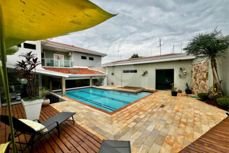 Casa à venda com 4 suítes em Vila Mazarino, Itapetininga, SP