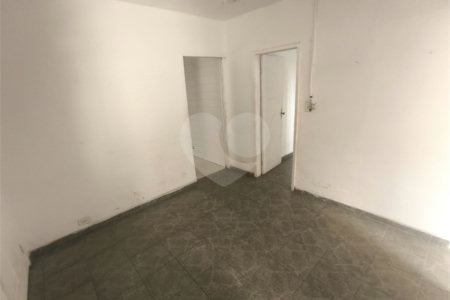 Casa à venda ou para alugar com 5 quartos, sendo 1 suíte,  em Parque Independência, São Paulo, SP