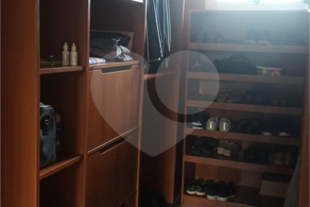 Casa à venda com 3 quartos, sendo 1 suíte, no condomínio Serra da Estrela, Atibaia - SP