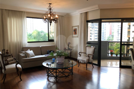 Apartamento à venda com 3 suítes em Vila Andrade, São Paulo, SP