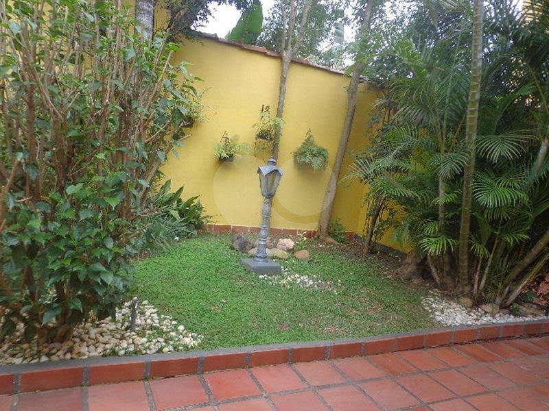 Sobrado à venda com 3 quartos, sendo 2 suítes, em Indianópolis, São Paulo, SP