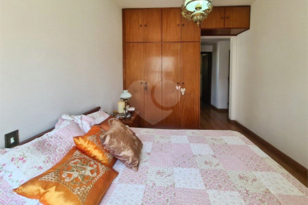 Apartamento à venda com 3 quartos, sendo 1 suíte, em Jardim das Acácias, São Paulo, SP