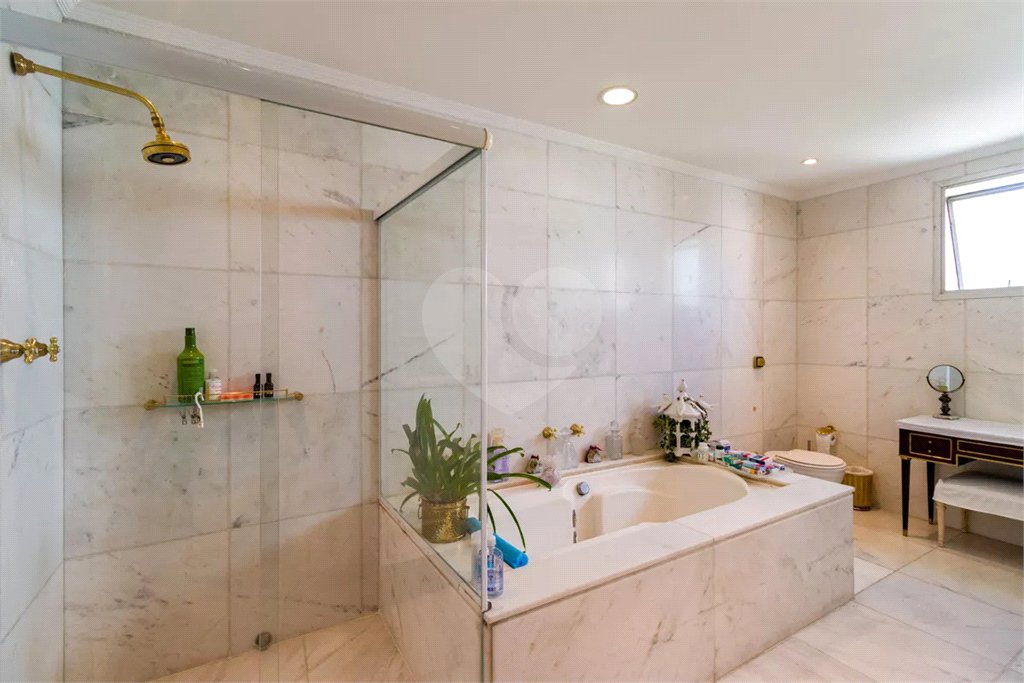 Apartamento à venda com 4 quartos, sendo 2 suítes, em Real Parque, São Paulo, SP