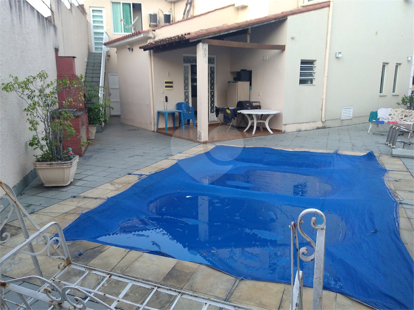 Casa à venda com 3 quartos, sendo 1 suíte,  no condomínio Conselheiro Ferraz, Rio de Janeiro - RJ