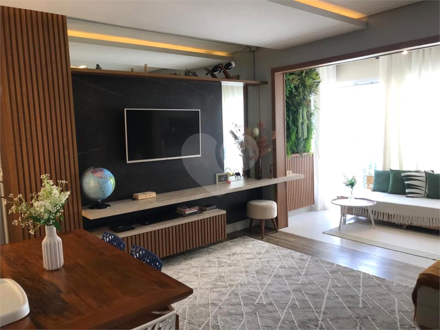Apartamento à venda com 3 quartos, sendo 1 suíte, em Condomínio Royal Park, São José dos Campos, SP