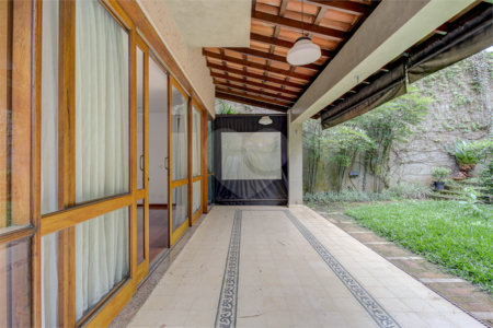 Casa de Vila à venda ou para alugar com 3 suítes em Jardim dos Estados, São Paulo, SP