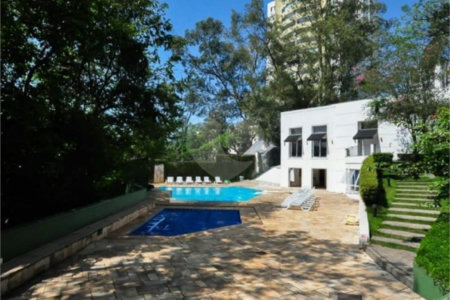 Casa à venda com 4 quartos, sendo 2 suítes, no condomínio Vila das Flores, São Paulo - SP