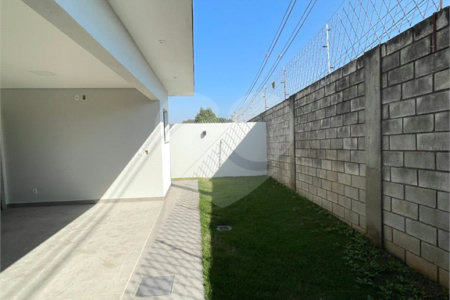 Casa à venda com 3 quartos, sendo 1 suíte, em Portal do Bosque, Louveira, SP
