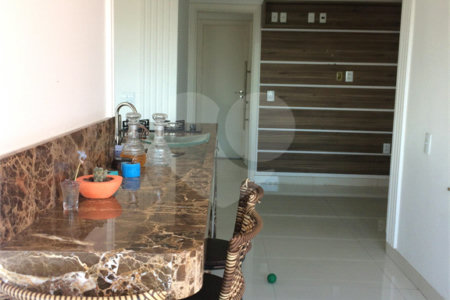 Apartamento à venda com 3 suítes em Vila Suzana, São Paulo, SP