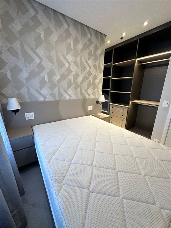 Apartamento à venda com 3 suítes em Jardim das Acácias, São Paulo, SP