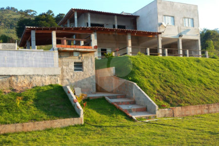 Chácara à venda com 3 quartos, sendo 1 suíte,  em Botujuru, Mogi das Cruzes, SP