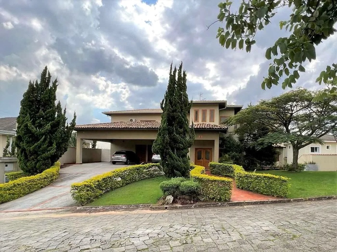 Casa à venda com 4 quartos, sendo 3 suítes, em Jardim Passárgada I, Cotia, SP