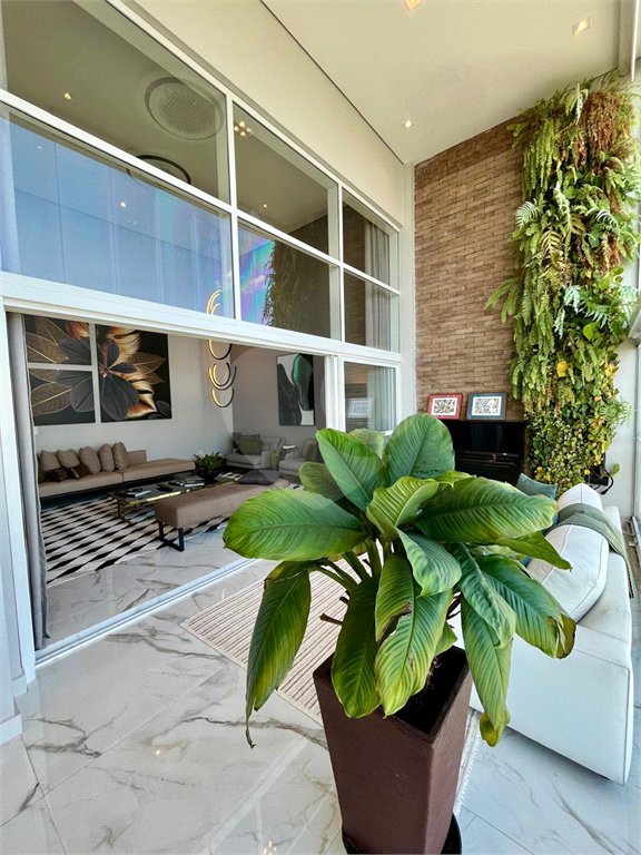 Apartamento à venda com 4 quartos, sendo 3 suítes, em Morumbi, São Paulo, SP